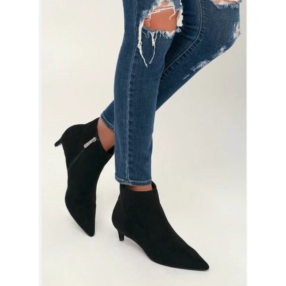 Charles by Charles David Women’s 8 Black Faux Suede Ankle Boots Kitten Heel New - Picture 1 of 10
